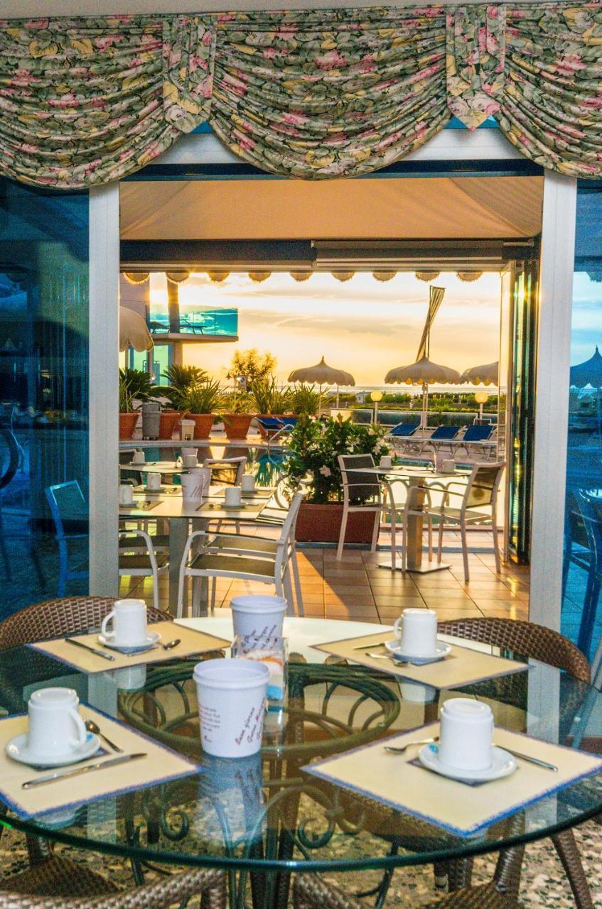 Hotel Panoramic Caorle Exterior foto